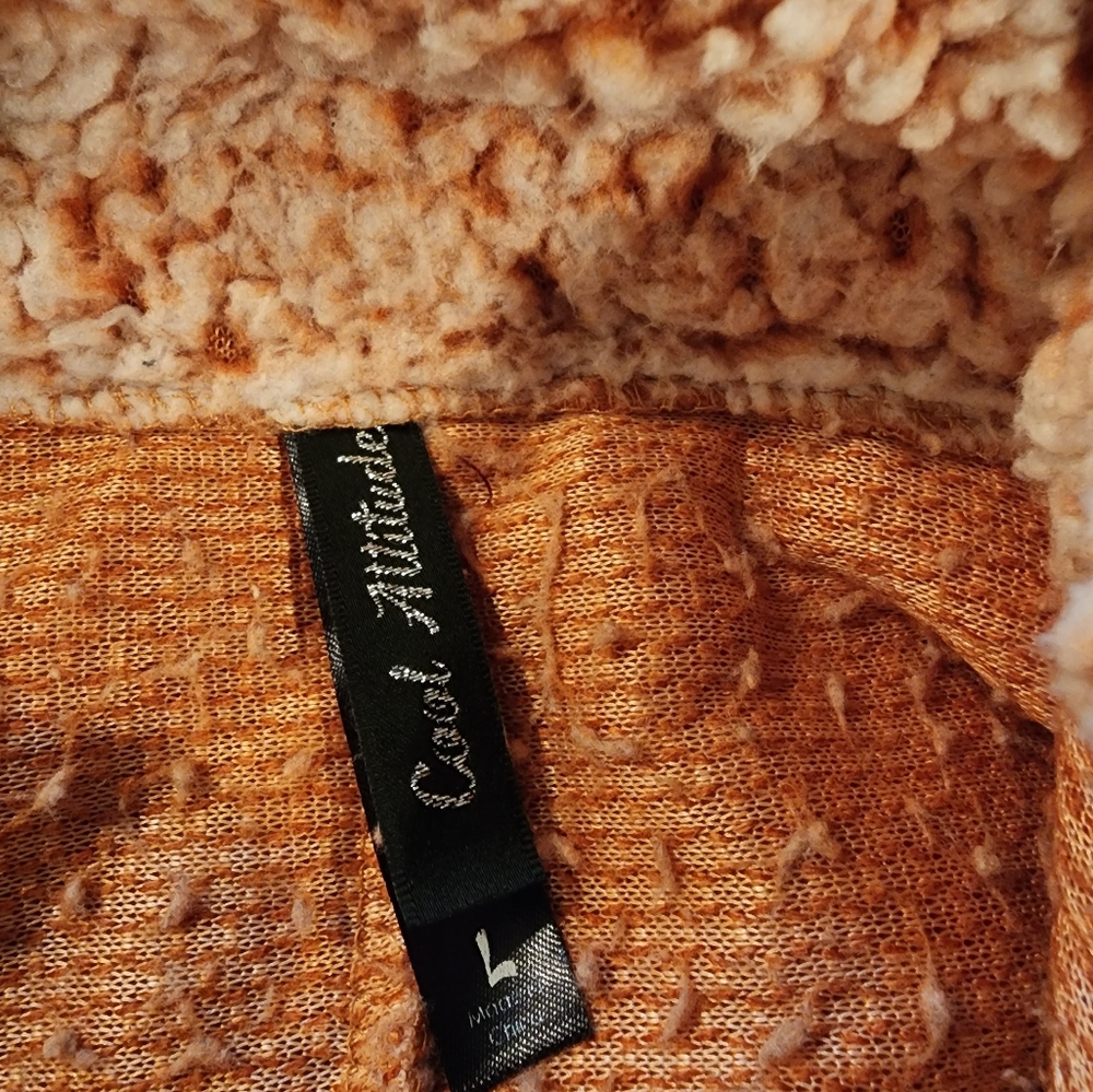 women's fuzzy shirt - Picture 3 of 3